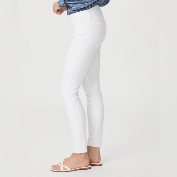 Paige Verdugo Crop - Picture 5 of 9